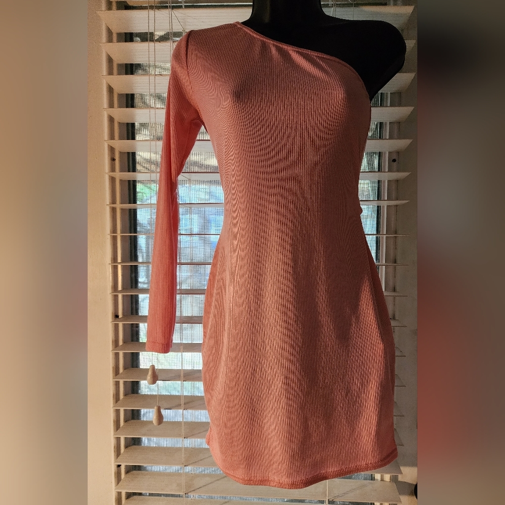 Size 10: NWT Misguided One Sleeve Party Dress